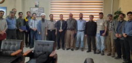 تقدیرو اهدا لوح تقدیر به مناسبت روز کار وکارگر